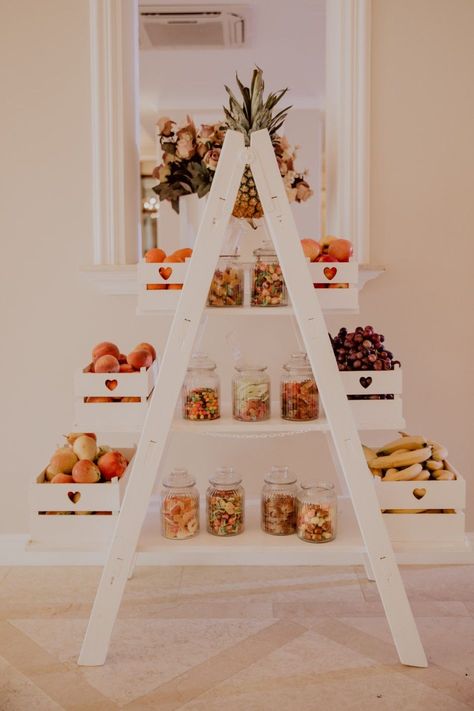 Rustic Fruit Display Ideas Wedding, Fruit Stand Display, Fruit Bar Wedding, Thanksgiving Church Decorations, Bar Ladder, Ladder Wedding, Christmas Stage Design, Vegan Catering, Charcuterie Display