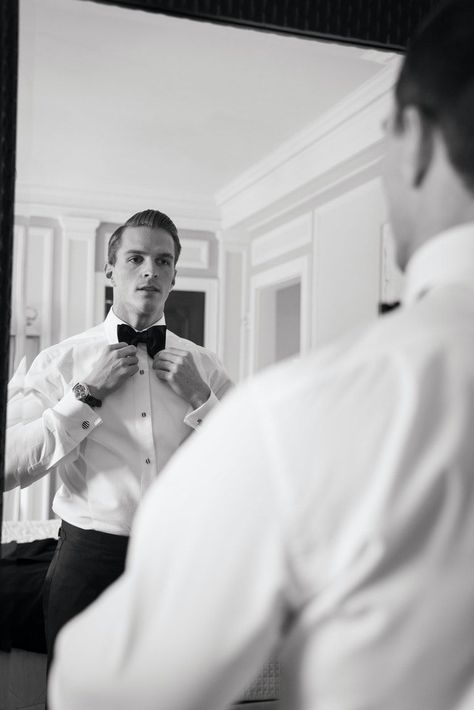 Photos Of Groom Getting Ready, Groomsman Photos Getting Ready, Wedding Prep Shoot Ideas, Men Getting Ready Wedding Photos, Groom Portraits Groomsmen, Grooms Wedding Photos, Wedding Photos Groom Getting Ready, Groom Getting Ready Photoshoot, Wedding Picture Ideas Groom