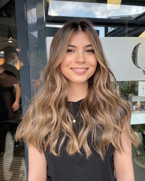 Two Tone Balayage, Balayage For Warm Skin Tone, Brushlight Hair Blonde, Hair Colors For Warm Skin Tones, Level 4 Brown Hair, Honey Balayage On Brown Hair, Balayage Color Miel, Hair Brunette To Blonde, Honey Brown Balayage Brunettes