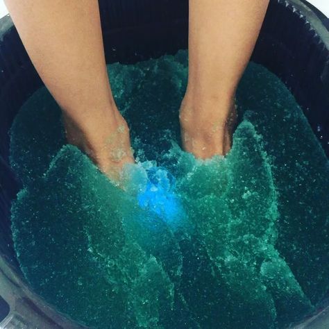 Jelly Spa Pedicure, Jelly Spa, Get Rid Of Tan, Jelly Pedicure, Makeup Beauty Room, Diy Pedicure, Spa Pedicure, Spa Center, Nail Technician