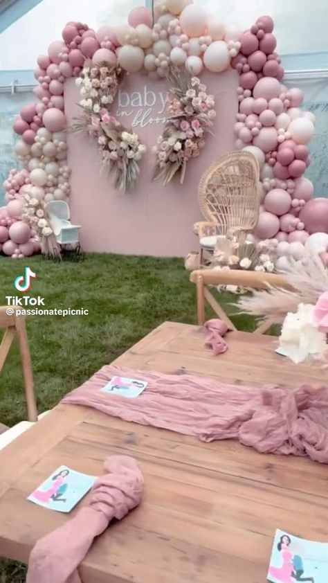 Baby Shower Elegante, Fancy Baby Shower, Girl Shower Themes, Baby Shower Theme Decorations, Outdoor Baby Shower, Chic Baby Shower, Elegant Baby Shower, Spring Baby Shower