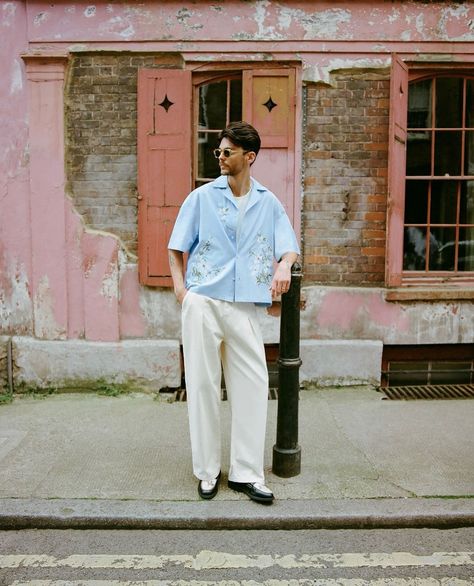 leanin n’ dreamin 🛋️ European Summer Men, Pastel Outfit Men, Pastel Outfits Aesthetic, Community Design, Guys Fashion Casual, Italian Summer Outfits, Mens Smart Casual Outfits, Guys Fits, Mens Photoshoot Poses