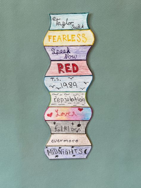 Taylor Swift Inspired Diys, Taylor Swift Diy Crafts Easy, Taylor Swift Things To Make Diy, Bookmark Ideas Taylor Swift, Taylor Swift Bookmarks Diy, Taylor Swift Book Marks Printable, Taylor Swift Things To Make, Taylor Swift Book Mark Diy, Taylor Swift Arts And Crafts