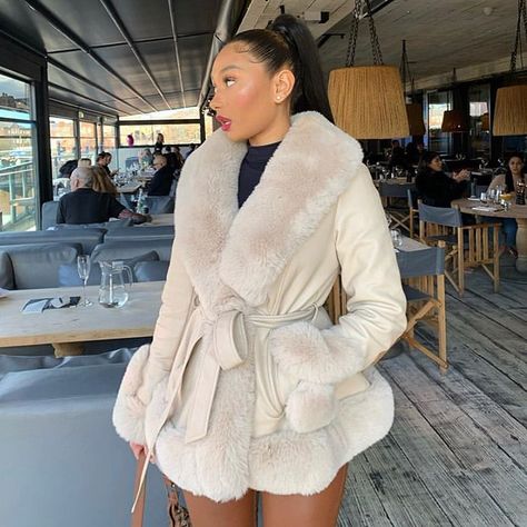 riivalentino on Instagram: “🥂” Street Jacket, Slim Fit Coat, Leather Coat Womens, Elegant Jacket, Warm Cardigan, Winter Street, Chique Outfits, Pu Leather Jacket, Stylish Coat