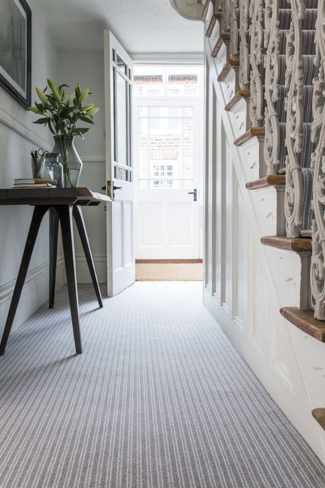 Small hallway ideas: 16 ways to supersize your space | Real Homes Staircase Carpet Runner, Round Carpet Living Room, Striped Carpets, Small Hallway Ideas, Textured Carpet, Hallway Carpet Runners, Buying Carpet, Hallway Carpet, Country Interior