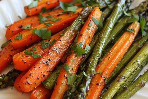 Roasted Asparagus & Carrots Asparagus And Carrots Recipes, Asparagus Carrots, Carrots Recipe, Salmon And Asparagus, Recipe Simple, Carrot Recipes, Roasted Asparagus, Stir Fry, Try It