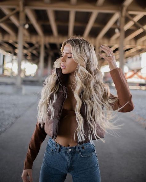 Blonde With Hair Extensions, 22inch Hair Extensions, Blond Extensions In Brown Hair, Brown Blonde Extensions, Blonde Hair With Extensions, Jz Styles Hair Extensions, Brown Blonde Hair Extensions, Smokey Blonde, 22 Inch Hair Extensions