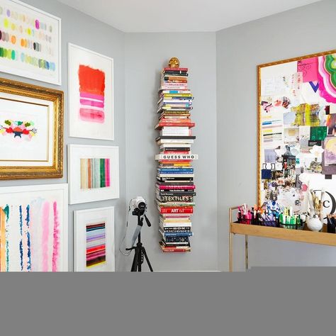 Self-made artist Kristi Kohut's advice for aspiring creatives and why now is the best time to be an artist. Frame Gallery Wall, Bold Wallpaper, Bubble Art, Frame Gallery, Colour Field, Popular Wallpaper, Wood Sizes, Elle Decor, Hanging Art