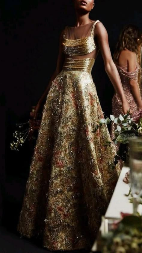 Hamda Al Fahim, Look Gatsby, Runway Fashion Couture, Gala Dresses, Glam Dresses, Moda Vintage, Gorgeous Gowns, Fancy Outfits, Gold Dress