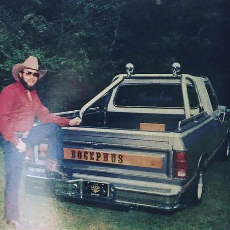 Bocephus with his truck  1980s Retro Western Aesthetic, Country Boy Can Survive, Raptor Engine, Hank Jr, Cowboy Photography, Western Posters, 90s Country, Cowboy Aesthetic, Hank Williams Jr