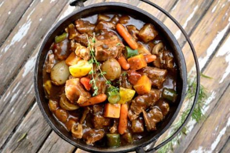 Winning Oxtail and Lamb Neck Potjie Potjie Recipes, South Africa Food, South African Dishes, Oxtail Recipes, Africa Food, South African Recipes, African Food, Meat Dishes, South African