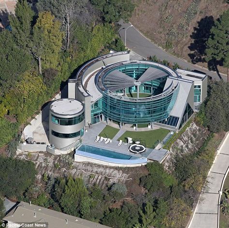 Party house: Justin Bieber's rented property was visited by police after meek Mill hosted the bash Justin Bieber House, Luxury Houses Mansions, Beverly Hills Houses, Dream Mansion, Mega Mansions, Modern Mansion, Mansions Luxury, Mansions Homes, Luxury Homes Dream Houses