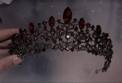 Aesthetic Crown, Fantasy Crown, Crown Aesthetic, Royal Core, Queen Aesthetic, Royalty Aesthetic, Royal Aesthetic, Red Crown, Beautiful Tiaras