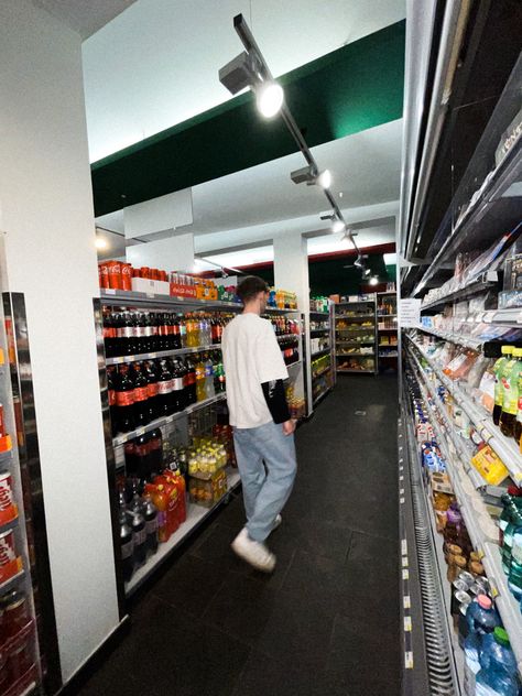 vintage photoshooting at an kiosk Convenience Store Photography, Convenience Store Aesthetic Photoshoot, Convince Store Photoshoot, Convenience Store Aesthetic Night, Convenient Store Aesthetic, Convenience Store Photoshoot, Convenience Store Aesthetic, 90s Night, Foto Insta