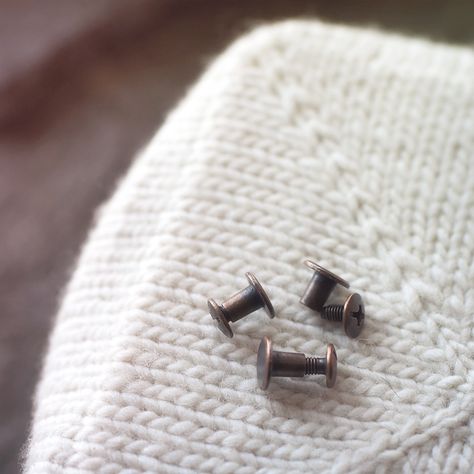 So...the naming convention for hardware fasteners is...um...interesting. Chicago Screws, Hardware Fasteners, Knitting Tips, Screw It, Hardware Store, Say Something, My Blog, Knitting Patterns, Chicago