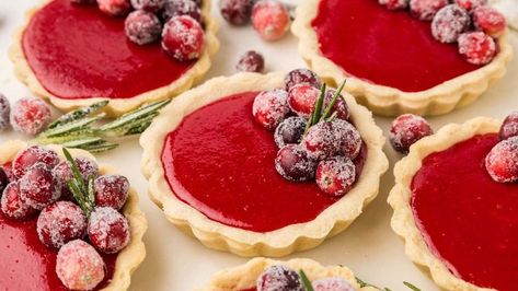 Put homemade cranberry tartlets on your festive menu for the perfect slightly tart, sweet balance to end your meal with. Mini Cranberry Orange Tarts, Mini Cranberry Tarts, Cranberry Orange Tart, Tart Recipes Mini, Cranberry Dessert Recipes, Cranberry Tartlets, Holiday Tarts, Cranberry Recipes Dessert, Cranberry Cheesecake Bars