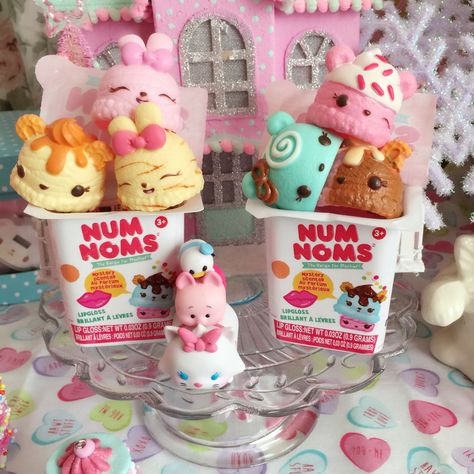 kittywood:  New Num Nom ice cream toys I picked up to turn into phone charms! They are scented too! Num Nom, Num Noms Toys, Nom Noms Toys, Surprise Toys, Childhood Memories 2000, Nostalgic Toys, Phone Charms, Lol Dolls, Kawaii Shop