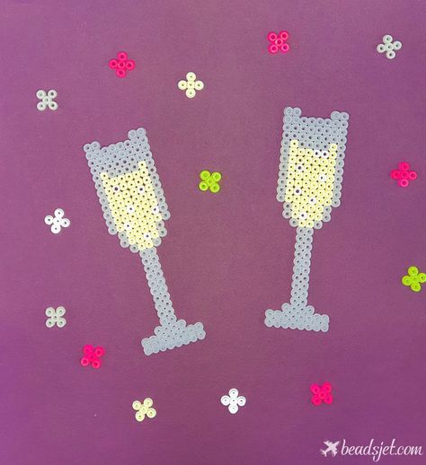 Wine Glass Perler Beads, Nye Kids, Pixel Beads, Easy Perler Beads Ideas, Homemade Birthday Cards, Perler Crafts, Bead Loom Patterns, Loom Patterns, Sparkling Wine