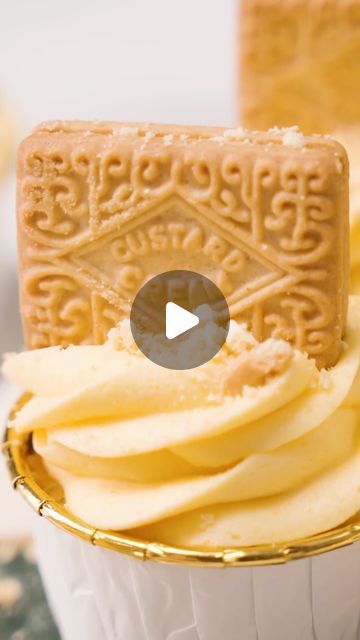 Jane Dunn on Instagram: "Custard cream cupcakes 😍🧁

A cupcake twist on a classic biscuit – the custard cream. Custard flavoured cupcakes, vanilla custard frosting, and a custard cream biscuit to boot! Amazing custard cream cupcakes! Watch the full video on youtube now! ❤️

✨Recipe✨
Cupcakes
■ 175 g unsalted butter
■ 175 g golden/white caster sugar
■ 3 medium eggs
■ 135 g self raising flour
■ 65 g custard powder 
■ 50 ml whole milk

Buttercream
■ 150 g unsalted butter 
■ 300 g icing sugar
■ 1 tsp vanilla extract
■ 25 g custard powder

Decoration

■ 12 custard creams
■ Custard cream crumbs
■ Sprinkles

Find me on youtube at www.youtube.com/@JanesPatisserie - and theres a link to my youtube channel on my page! ❤️

#JanesPatisserie #CupcakeRecipes #BakingRecipes #CupcakeLovers #CupcakeIdeas Custard Cream Cupcakes, Custard Frosting, Flavoured Cupcakes, Custard Creams, Cupcakes Vanilla, Janes Patisserie, Self Raising Flour, Custard Cream, Cream Custard