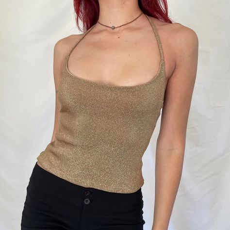 Gold Halter Top, Outfits Bonitos, Style Change, Fashion Fits, Stretchy Fabric, Pretty Things, Halter Top, Vintage Gold, Fashion Inspo Outfits