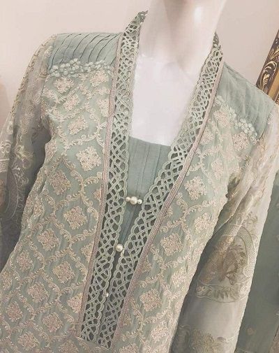 Design Kurta, Neck Patterns, Neck Lines, Kurti Sleeves Design, Lace Dress Design, Kameez Designs, Simple Kurta Designs, Simple Kurti Designs, Neck Designs For Suits