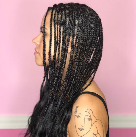 Hair By Susy on Instagram: “The lightest and the best box braids you can ever get. The benefits of human hair box braids Vs Synthetic Box Braids : • Lightweight (not…” Human Hair Box Braids, Shoulder Length Box Braids, Braided Box Braids, Hair Box Braids, Micro Braids Hairstyles, Style Braids, Big Box Braids, Protective Hair, Summer Braids