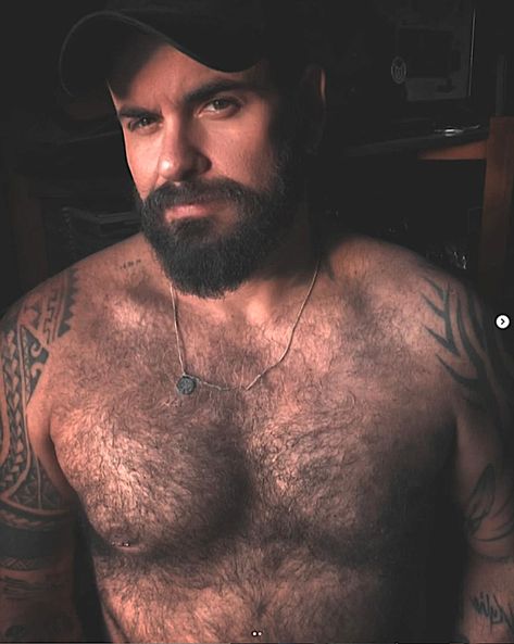 Distractions Hot Canadian Men, Buff Redhead Men, Hottest Guys In The World, Big Beard Styles, Trending Beard Styles, Men Chest Hair, Boys Beard Style, Teddy Bear Men, Huge Man