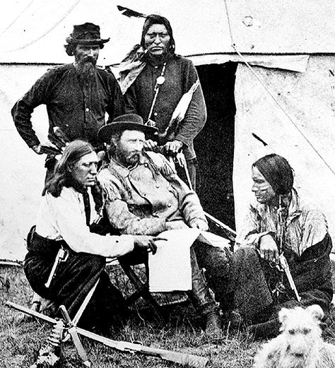 George Armstrong Custer poses with his Indian scouts during the Black Hills expedition of 1874. The man pointing to the map was named "Bloody Knife," a member of the Cree tribe. Photograph by William Illingworth.    (Little Bighorn Battlefield National Monument [4321]) George Custer, George Armstrong, American Photo, Wilde Westen, American Frontier, Into The West, Aleister Crowley, Native American Photos, Native American Peoples