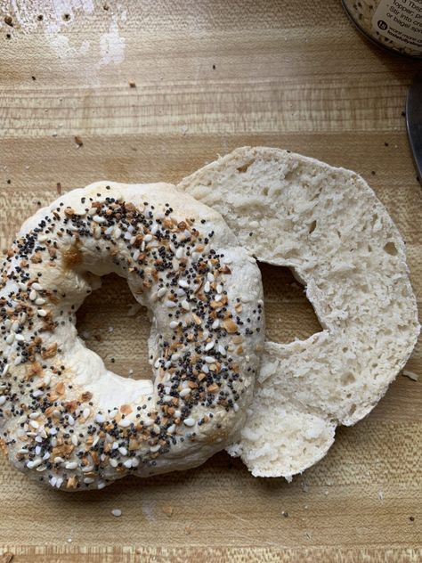 Skinny Pizza Dough Bagels – My Bizzy Kitchen My Bizzy Kitchen, Vegan Pizza Dough, Weight Watchers Food Points, Everything But The Bagel Seasoning, Ww Breakfast, Everything But The Bagel, Best Bagels, Bagel Seasoning, Weight Watchers Breakfast