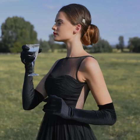 Classy Gloves, Long Black Gloves, Gloves Outfit, Opera Length Gloves, Velvet Gloves, Velvet Glove, Dress With Gloves, Elbow Length Gloves, Evening Gloves