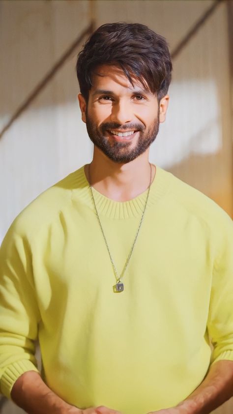 Shahid Kapoor Hairstyle, Jassi Gill Hairstyle, Formal Hairstyles Men, Paragraph For Boyfriend, Kurta Designs Men's, Sketches Watercolor, Mid Fade Haircut, Short Hair With Beard, Short Hair For Boys