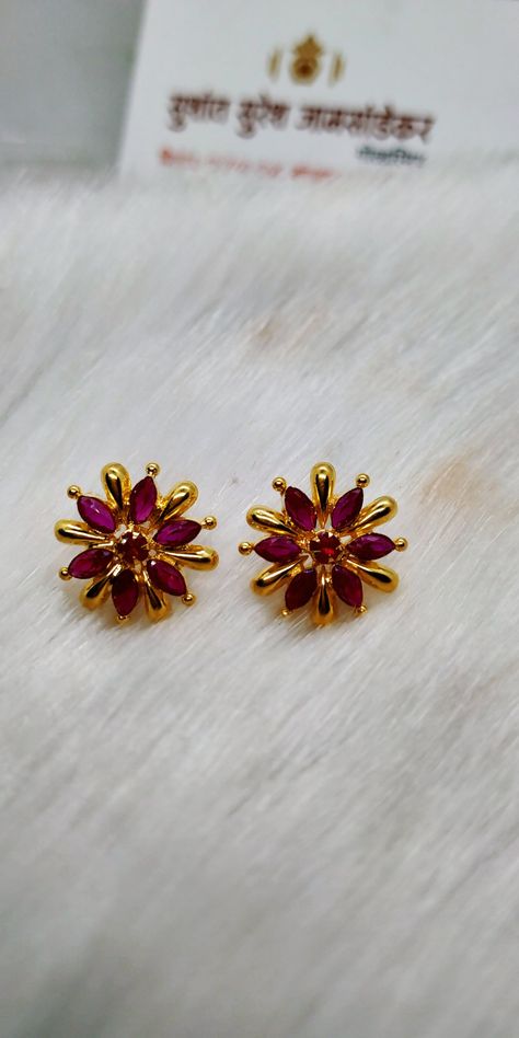 Ruby Studs Gold, Gold Studs Earrings Indian Antiques, Kammalu Designs, Ruby Earrings Indian, Daily Use Gold Earrings Indian, Gold Studs Earrings Indian, Gold Hoop Earrings Style, Gold Earrings For Kids, Simple Gold Earrings