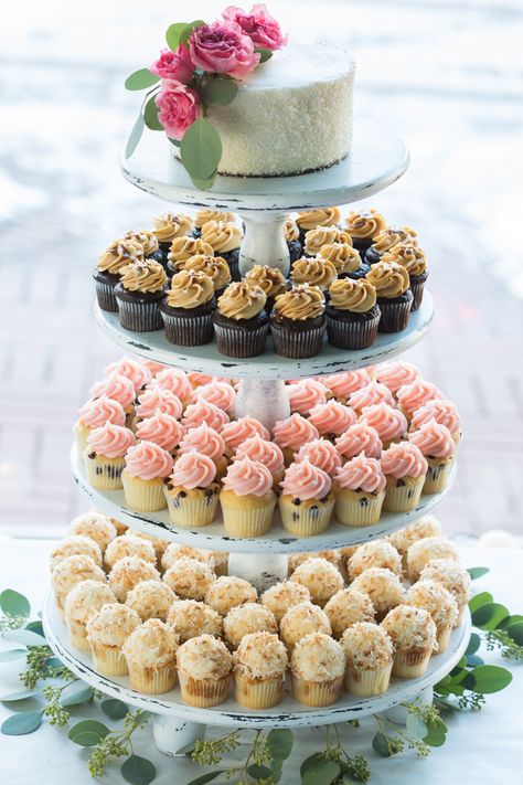 Mini Cupcake Tower, Mini Cupcakes Graduation, Cupcake Towers Wedding, Mini Cupcakes Wedding, Cupcake Tower Birthday, Smu Graduation, Cupcake Wedding Tower, 60 Cupcakes, Costco Wedding Cakes