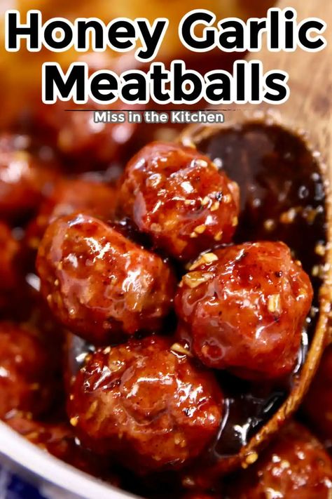 If you are looking for a new ground beef recipe to change up the dinner menu, try these Honey Garlic Meatballs. They are full of delicious flavors and are quick and easy to make for any night of the week. Grilled Meatballs, Honey Garlic Meatballs, Garlic Meatballs, Ground Beef Meatballs, Top Dinner Recipes, Oven Meals, Quick Delicious Meals, Ground Beef Recipe, Meatball Sauce