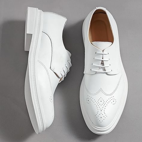 Grooms Shoes, White Dress Shoes Men, Men's British Style, Casual Oxford Shoes, British Wedding, White Shoes Men, Shoes Business, White Dress Shoes, Oxford Brogues