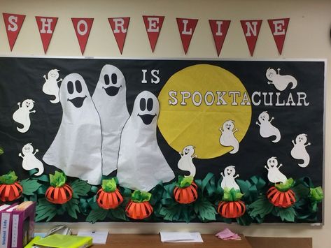 Porta Halloween, Halloween Classroom Door, October Bulletin Boards, Halloween Bulletin Boards, Halloween Infantil, Clever Halloween, Preschool Bulletin, Library Bulletin Boards, Preschool Bulletin Boards