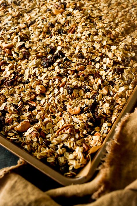 This ultimate homemade granola recipe is perfect for busy families. Packed with nutritious nuts, dried fruit and raw honey. Fruit And Nut Granola, Homemade Granola Recipe, Granola Clusters, Tiny Farm, Nut Granola, Granola Recipe Homemade, Toasted Oats, Homemade Soft Pretzels, Granola Recipe