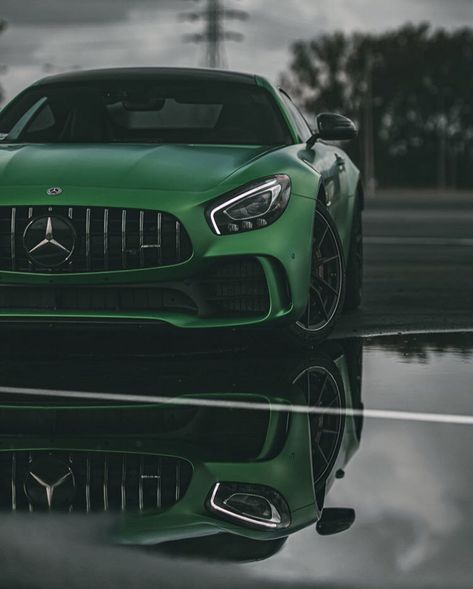 Luxury Suv Cars, Amg Gts, Benz Wallpaper, Gottlieb Daimler, Mercedes Benz Wallpaper, Mercedes Logo, Mercedes Wallpaper, Hostel Room, Internal Combustion Engine