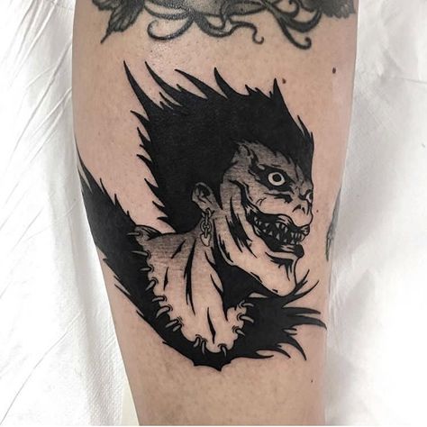 Black And Gray Anime Tattoo, Ryuk Tattoo, Cool Anime Tattoo Ideas, Black Work, Black Work Tattoo, Gotik Tattoo, Feminine Skull Tattoos, Goth Tattoo, Feminine Tattoo Sleeves