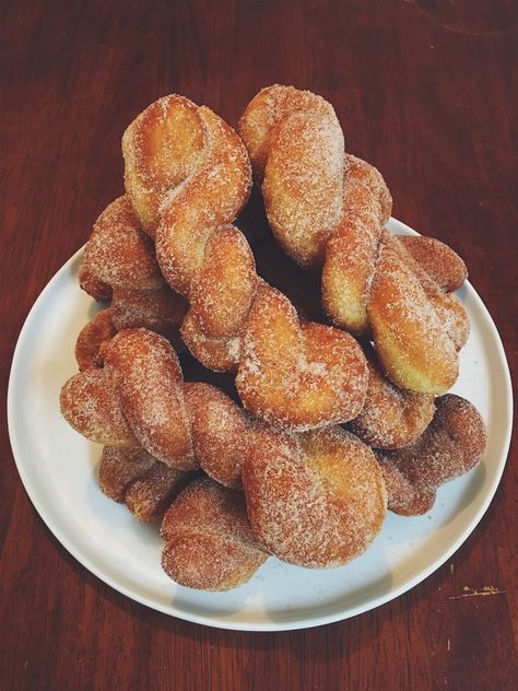 Cinnamon Sugar Twist Donut, Lemony Lemon Brownies, Cinnamon Pastry, 2 Ingredient Dough, Sugar Twist, Chinese Cake, Lemon Brownies, Cinnamon Twists, Dessert Breakfast