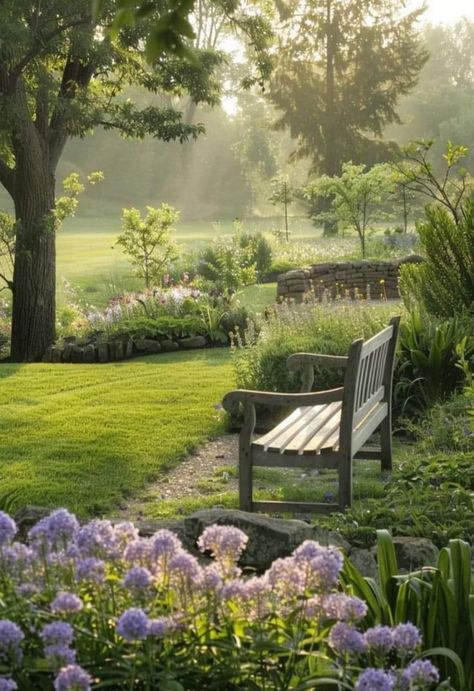 Country Style Landscaping, English Garden Decor, Yard Seating, Traditional English Garden, English Garden Ideas, Compound House, Country Cottage Garden, English Gardens, Texas Gardening