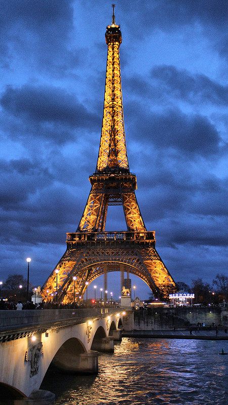 PARIS Paris Travel Photography, Eiffel Tower At Night, Paris Dream, Paris Tour Eiffel, Paris Wallpaper, Beautiful Paris, Paris Images, Paris Pictures, Paris Aesthetic