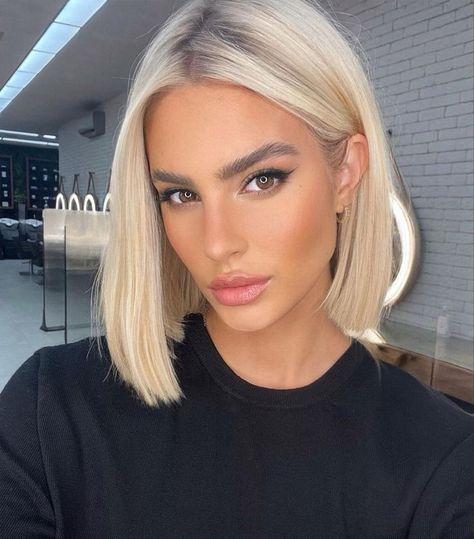 2024's Ultimate Guide to Blonde Hair Colour Ideas & Trends Short Platinum Hair, Blonde Summer, Hair 2024, Blonde Hair Inspiration, Blonde Hair Looks, Blonde Bobs, Summer Hair Color, Short Blonde Hair, Summer Hair