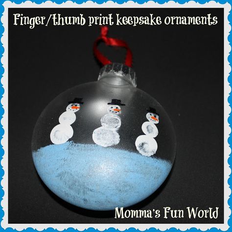 Momma's Fun World: Make your own snowman keepsake ornaments Ornament Handprint, Hand Print Snowman, Snowman Handprint Ornament, Handprint Snowman, Cute Christmas Presents, Christmas Handprint Crafts, Handprint Ornaments, Handprint Christmas, Easy Christmas Ornaments