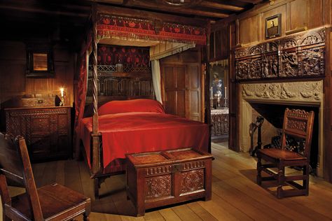 Secret Rooms Inside Castles | Spotlight on the Castle: The Waldegrave Room - Hever Castle Tudor England, Hever Castle, Castle Rooms, Castle Bedroom, Tudor Dynasty, Tudor Era, Kent England, Tudor History, Castles Interior