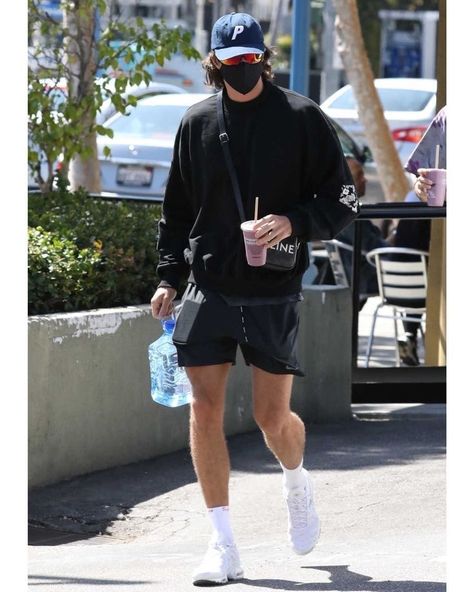 Menstreetfashion Menstyle Streetwear Athleisure Outfits Men, Safari Online, Celebrity Paparazzi, Gym Outfit Men, Mens Summer Outfits, Mens Casual Outfits Summer, Dope Outfits For Guys, Street Style Outfits Men, Mens Outfit Inspiration