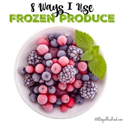 I used to not be much of a frozen food person until I learned how nutritious and inexpensive this option can be, so today I'm sharing my top tips and tricks Frozen Greek Yogurt, 100 Days Of Real Food, Student Recipes, Healthy Shopping, Food Info, Frozen Fruit, Fresh Fruits And Vegetables, Healthy Eating Tips, Whole Foods