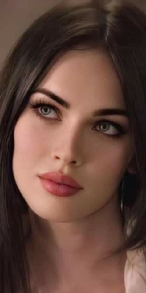 Megan Fox Face, Smoky Eyeliner, Megan Denise Fox, Belle Silhouette, Most Beautiful Eyes, Megan Fox, Selfie Poses, Beauty Face, Beautiful Eyes