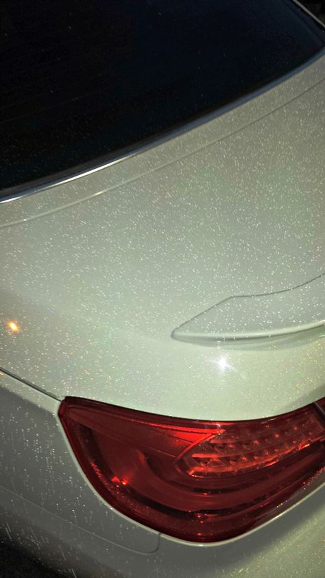 Glitter paint job: Make it sparkle! White Glitter Car Wrap, Glitter Wrapped Car, Glitter Car Wrap, Spray Paint For Cars, Black Car Paint, Candy Paint Cars, Vinyl Wrap Colors, Cream Car, Dr Car