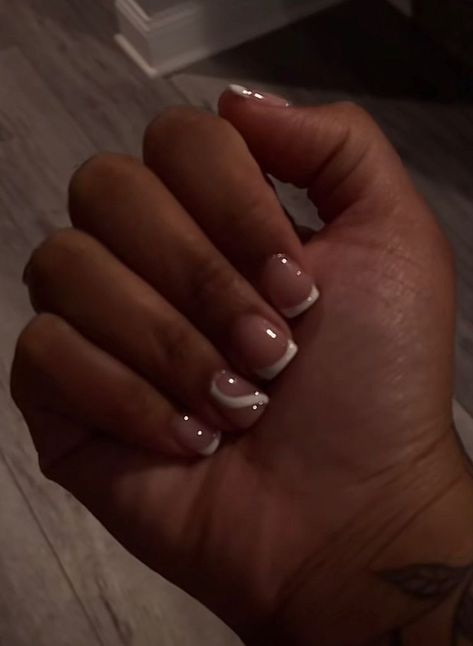 Nail Color Natural Nails, Short Elegant Nails For Black Women, Finger Length Nails, Small Short Acrylic Nails, Short Short Gel Nails, Short Mini Acrylic Nails, French Tip Gel Nails Short Round, French Tip Designs Acrylic Short, Very Short Nails Acrylic